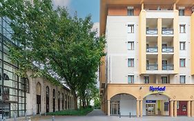 Kyriad Chambéry Centre - Hôtel et Résidence